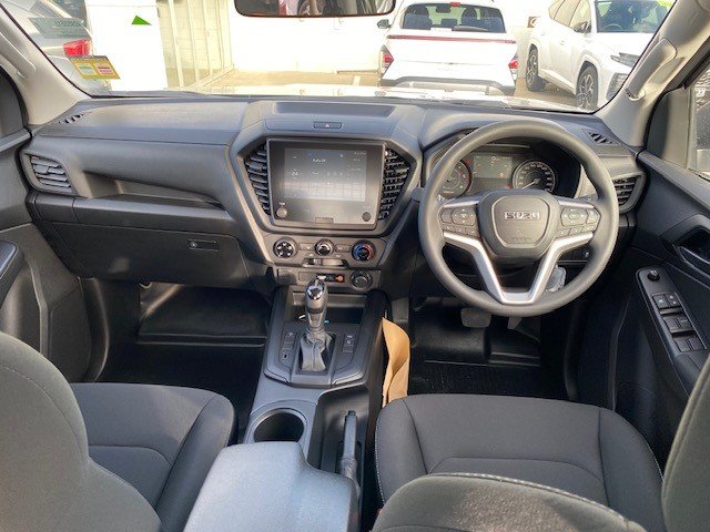 2025 ISUZU D-MAX SX