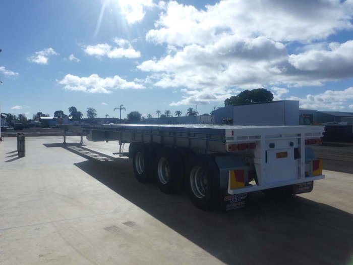 2007 Haulmark Flat Top Extendable 