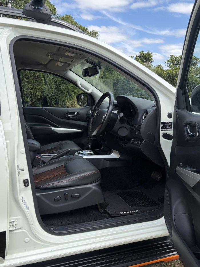 2019 NISSAN NAVARA ST-X