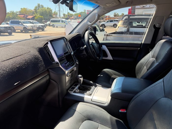 2021 Toyota LANDCRUISER VX Silver