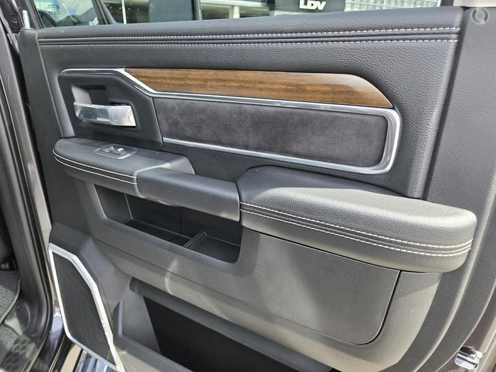 2023 Ram 2500 Laramie Crew-Cab Ram-Box