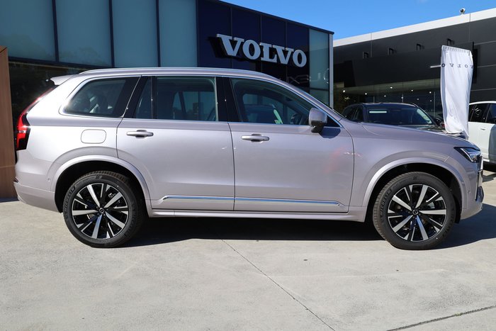 2026 Volvo XC90 Plus B5 Bright