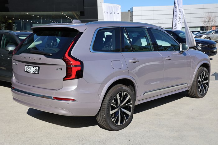 2026 Volvo XC90 Plus B5 Bright