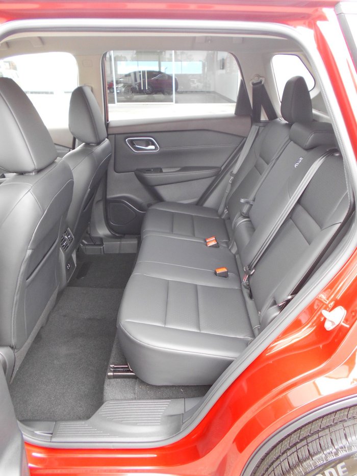 2025 Nissan X-TRAIL ST-L