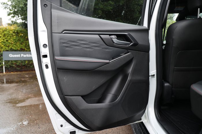 2025 Isuzu D-MAX X-TERRAIN
