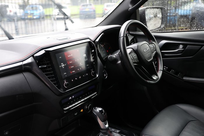 2025 Isuzu D-MAX X-TERRAIN