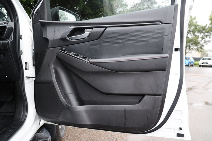 2025 Isuzu D-MAX X-TERRAIN