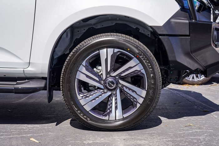 2026 Isuzu MU-X LS-T