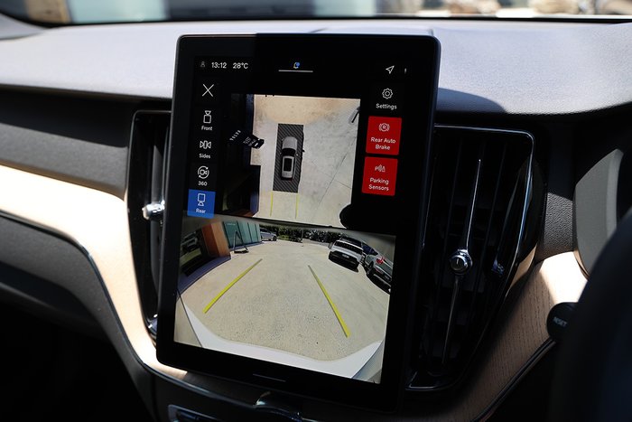 2025 Volvo XC60 Plus B5 Bright