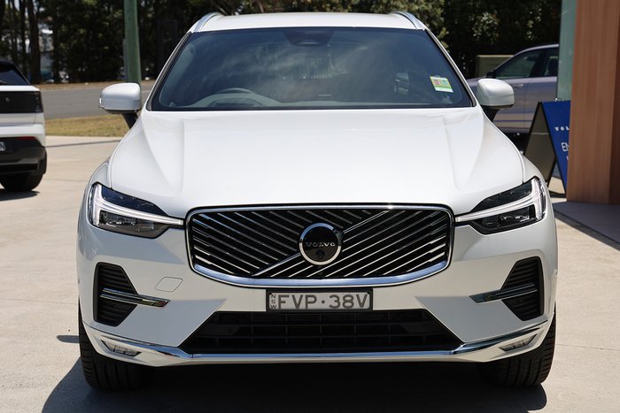 2025 Volvo XC60 Plus B5 Bright
