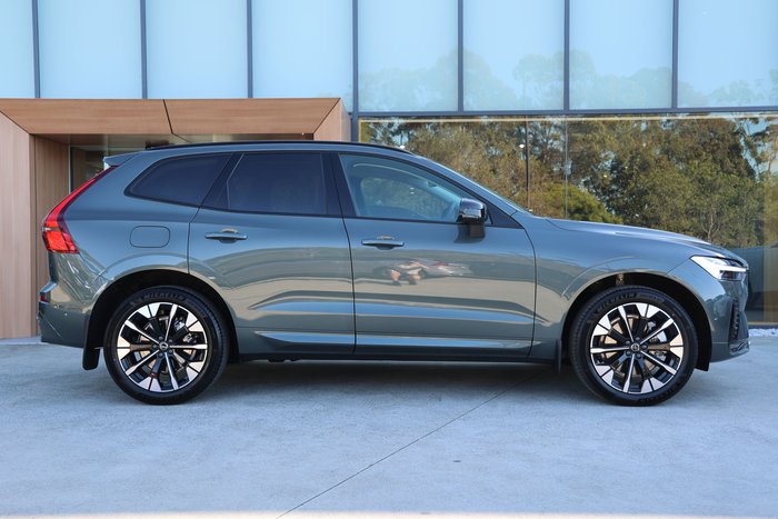 2026 Volvo XC60 Ultra B5 Dark