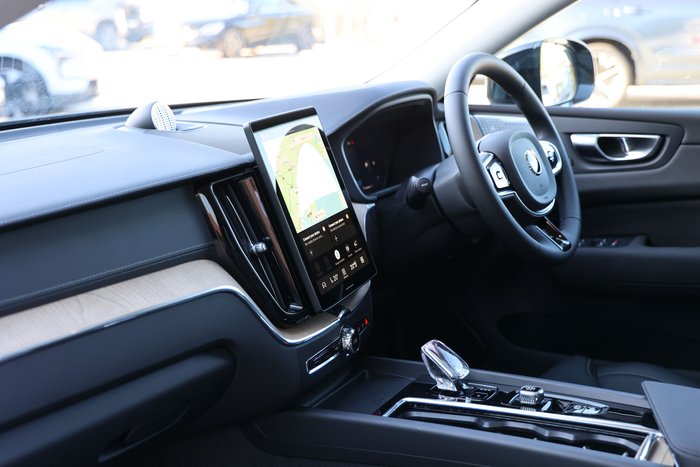 2026 Volvo XC60 Ultra B5 Dark