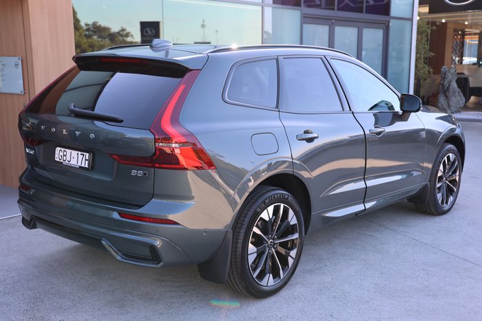 2026 Volvo XC60 Ultra B5 Dark