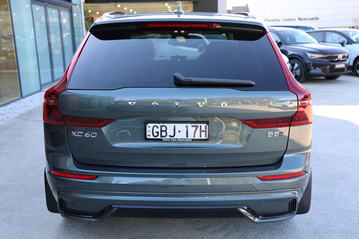 2026 Volvo XC60 Ultra B5 Dark
