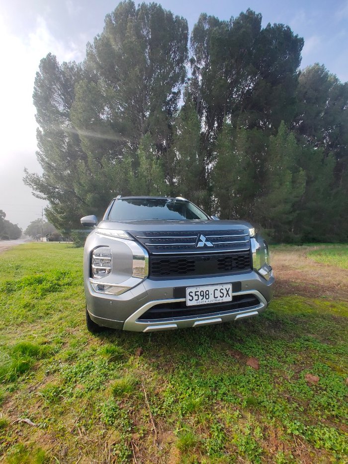 2022 Mitsubishi Outlander Exceed