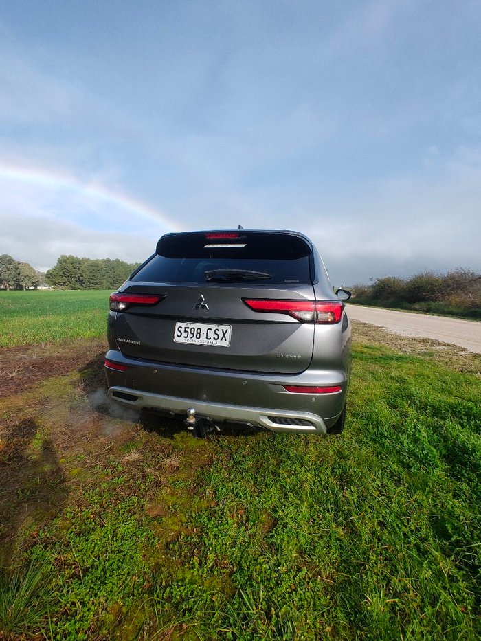 2022 Mitsubishi Outlander Exceed