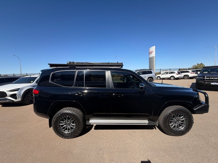 2022 Toyota LANDCRUISER GXL Black