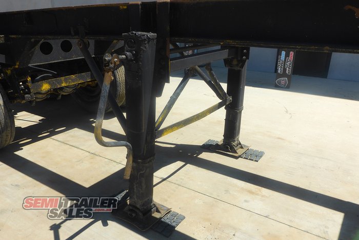 1985 Fruehauf 20FT Skel