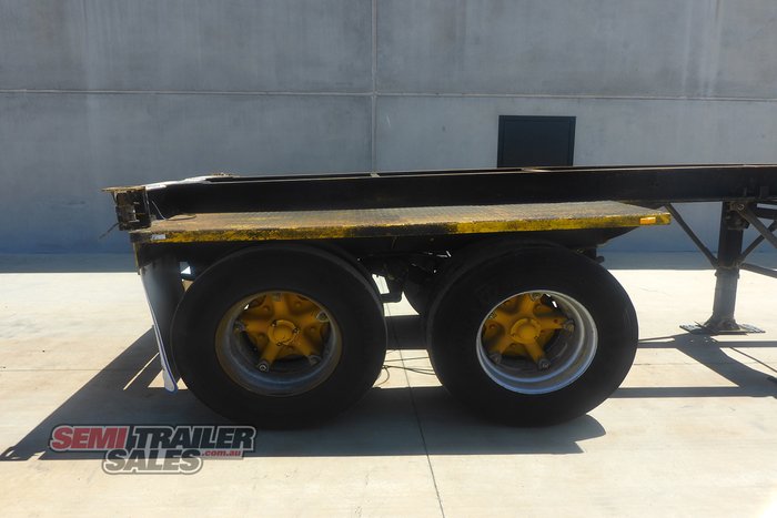 1985 Fruehauf 20FT Skel