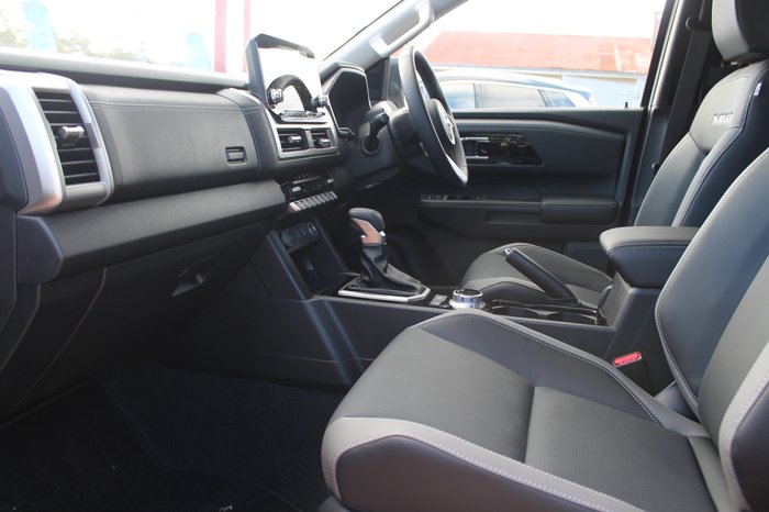 2026 Nissan Navara ST-X
