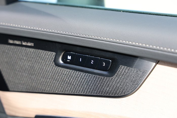 2025 Volvo XC90 Plus B5 Bright