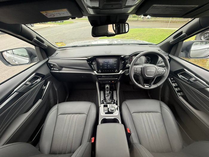 2026 Isuzu MU-X LS-T