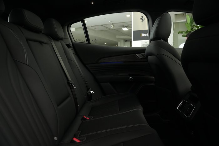 2025 Maserati Grecale 300 HP 4WD GRIGIO LAVA