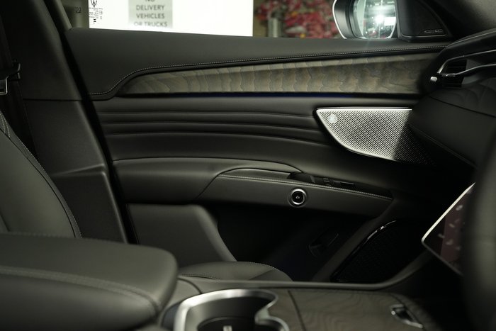 2025 Maserati Grecale 300 HP 4WD GRIGIO LAVA