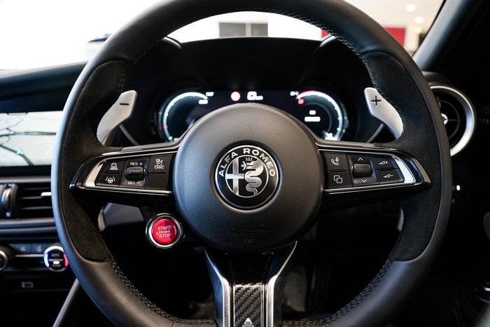 2025 Alfa Romeo Giulia Quadrifoglio