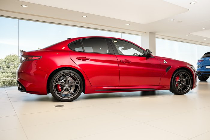 2025 Alfa Romeo Giulia Quadrifoglio