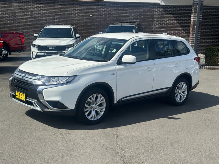 2021 MITSUBISHI OUTLANDER ES 5 SEAT (AWD)