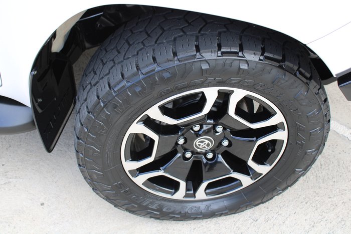 2020 Toyota Hilux SR5