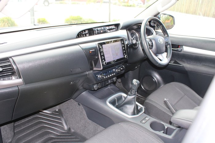 2020 Toyota Hilux SR5