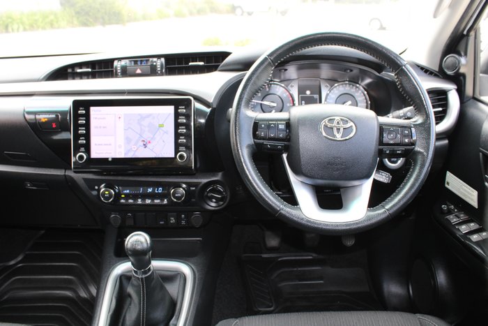 2020 Toyota Hilux SR5