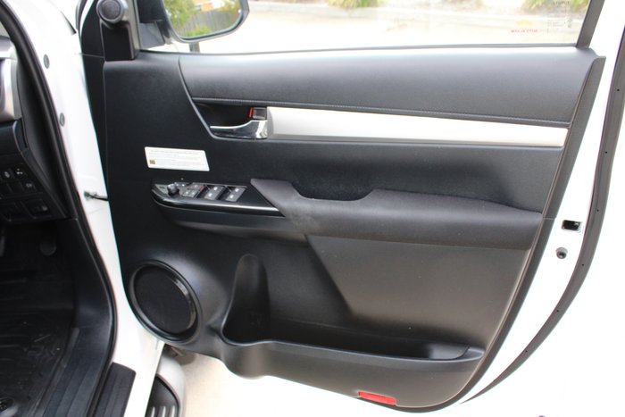 2020 Toyota Hilux SR5