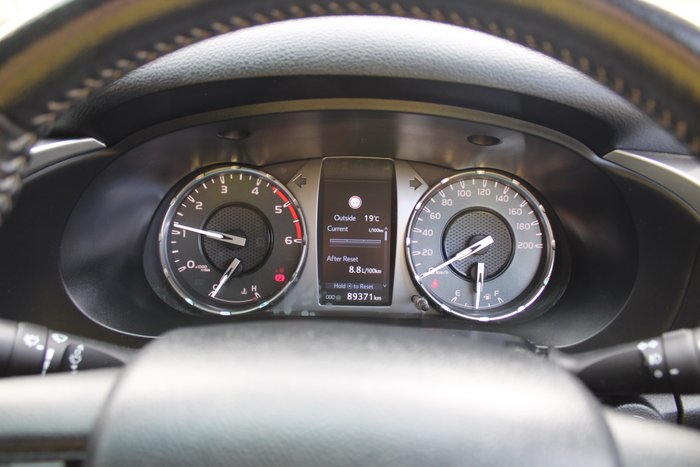 2020 Toyota Hilux SR5