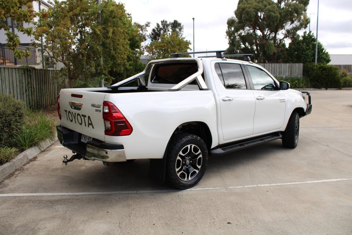 2020 Toyota Hilux SR5