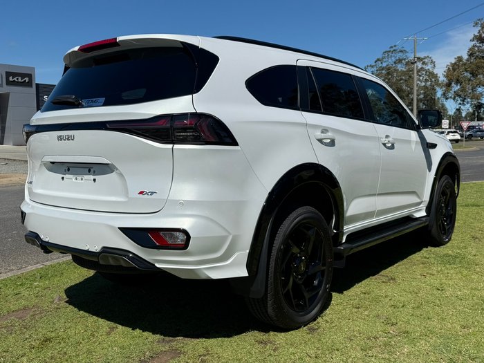 2025 Isuzu MU-X X-TERRAIN