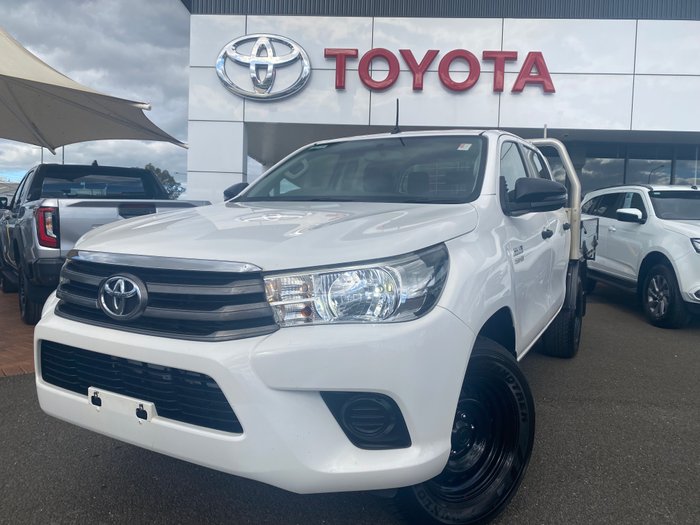 2017 TOYOTA HILUX