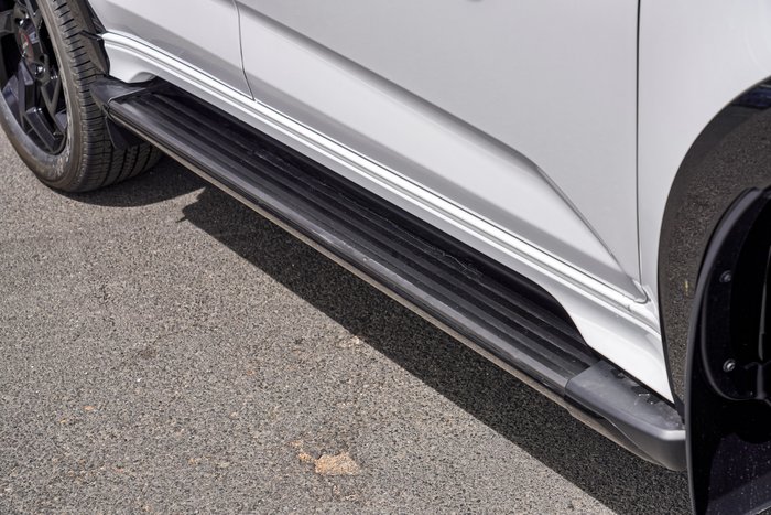 2025 Isuzu MU-X X-TERRAIN