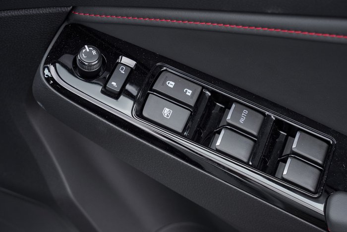 2025 Isuzu MU-X X-TERRAIN