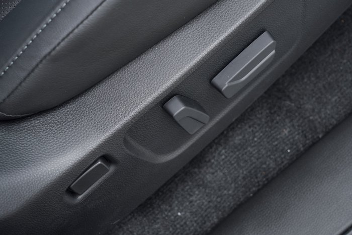 2025 Isuzu MU-X X-TERRAIN