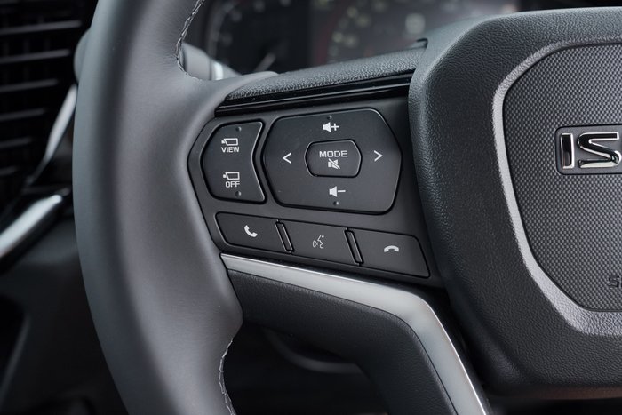 2025 Isuzu MU-X X-TERRAIN