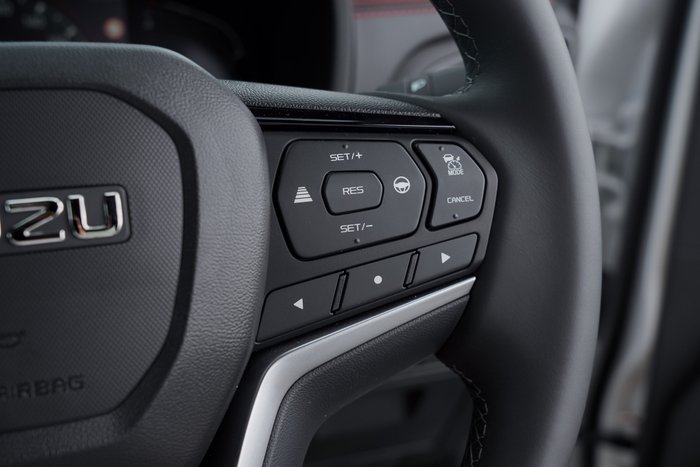 2025 Isuzu MU-X X-TERRAIN