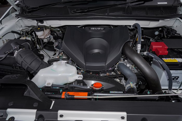 2025 Isuzu MU-X X-TERRAIN