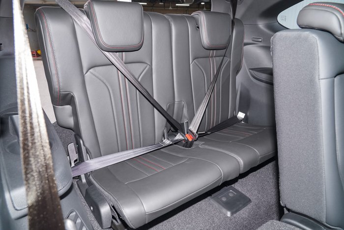 2025 Isuzu MU-X X-TERRAIN