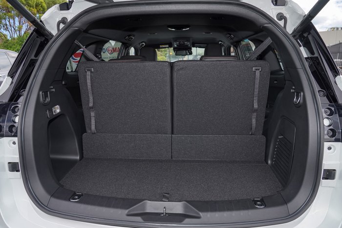 2025 Isuzu MU-X X-TERRAIN