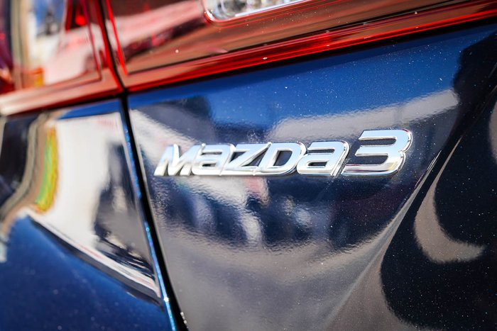 2015 MAZDA MAZDA3