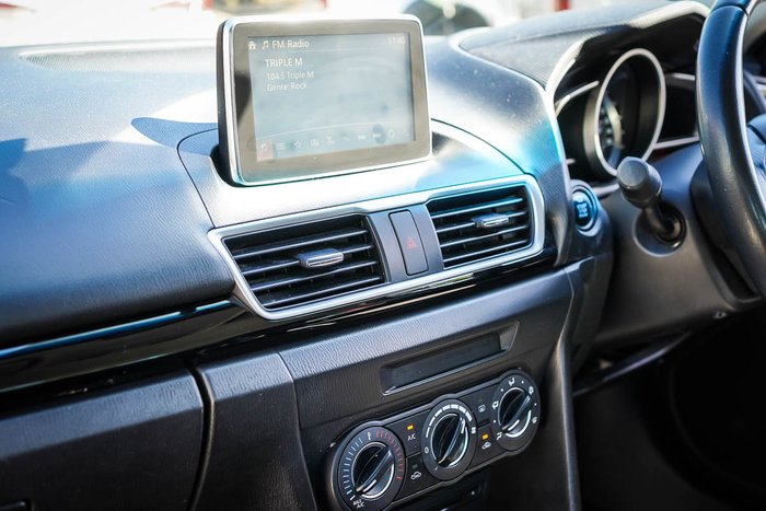 2015 MAZDA MAZDA3