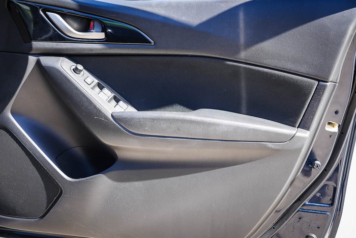 2015 MAZDA MAZDA3